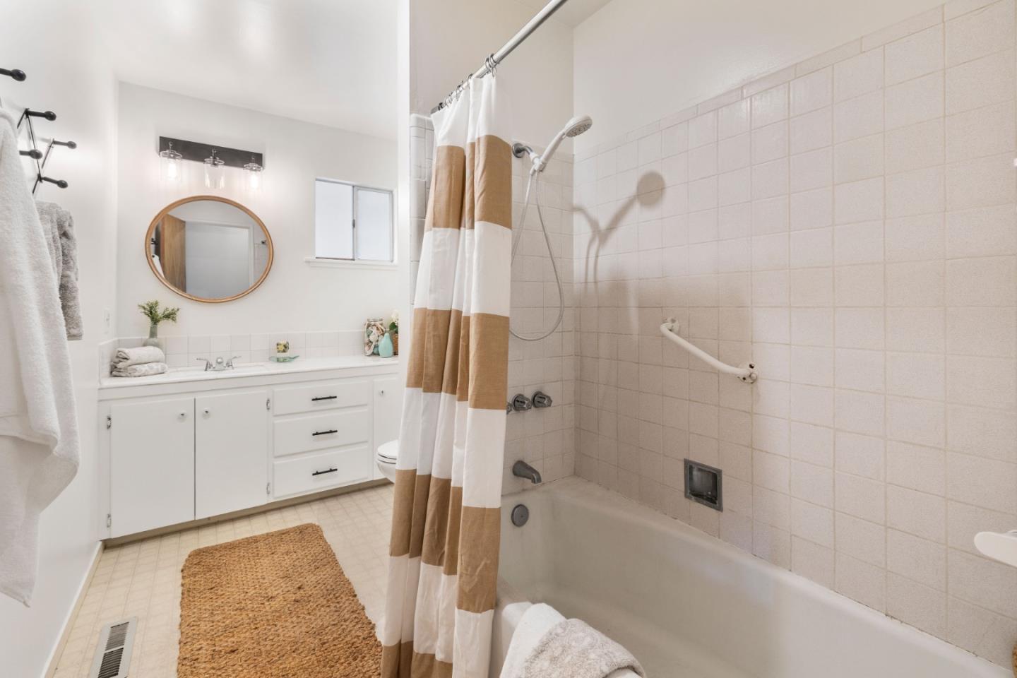 Detail Gallery Image 20 of 37 For 807 Rosedale Ave, Capitola,  CA 95010 - 3 Beds | 2 Baths