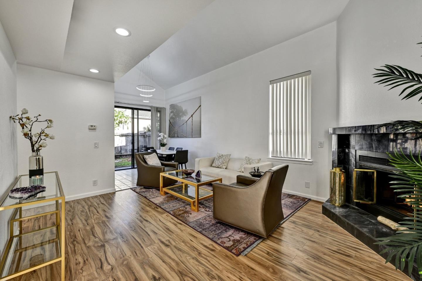 Detail Gallery Image 13 of 36 For 60 Markham Ave, Redwood City,  CA 94063 - 2 Beds | 2 Baths