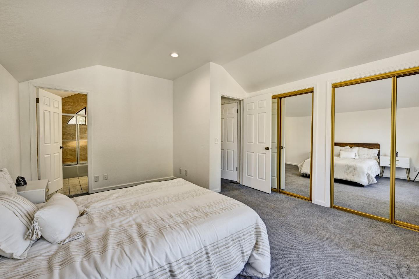 Detail Gallery Image 25 of 36 For 60 Markham Ave, Redwood City,  CA 94063 - 2 Beds | 2 Baths
