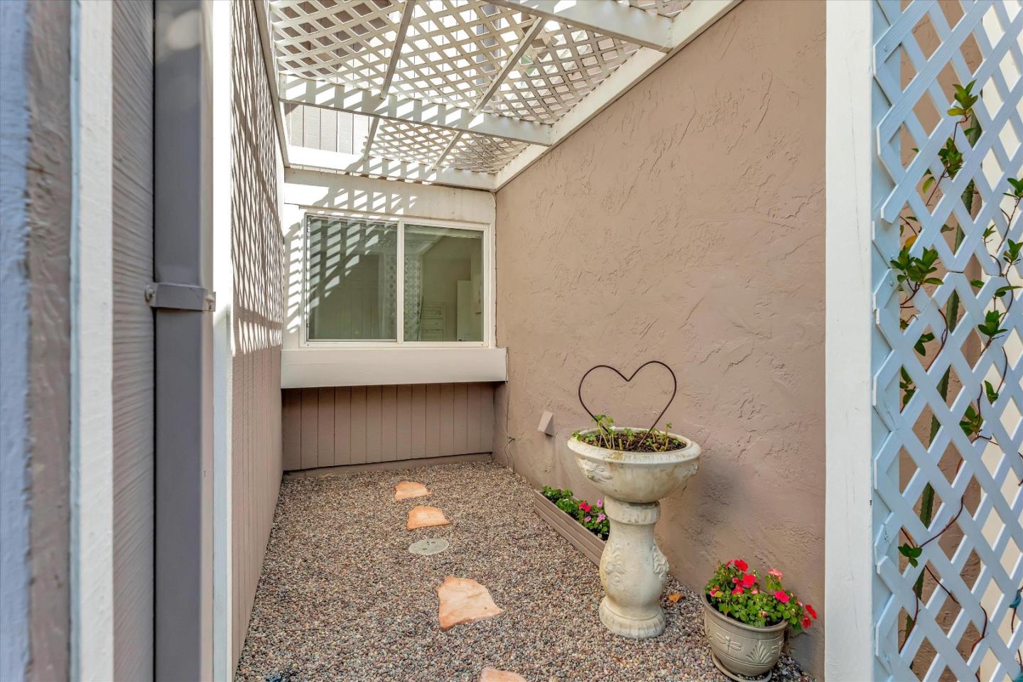 Detail Gallery Image 11 of 49 For 685 Mary Evelyn Dr, San Jose,  CA 95123 - 4 Beds | 2 Baths