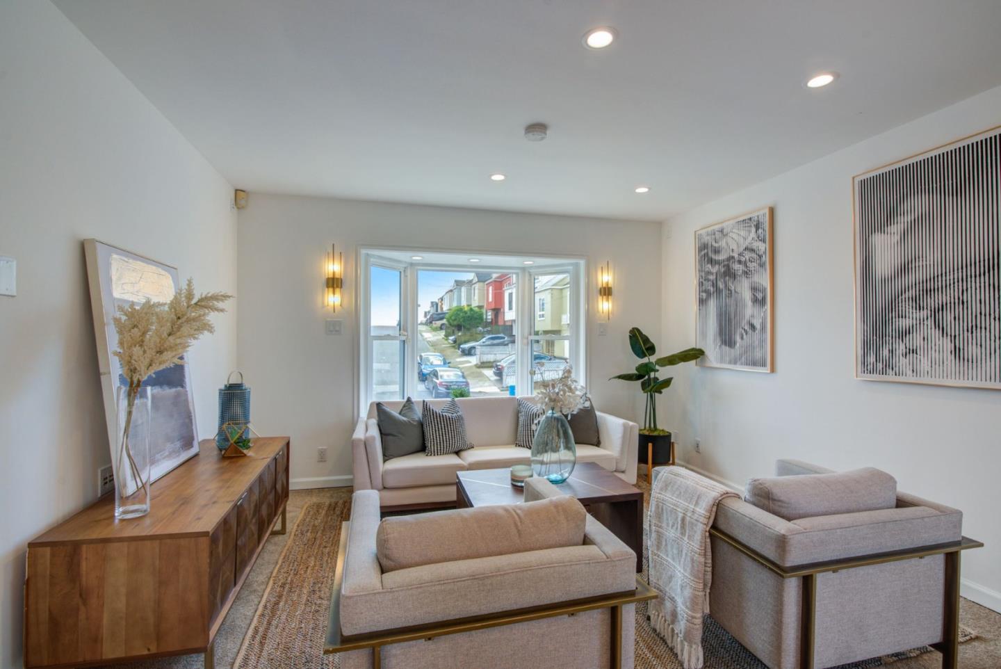 Detail Gallery Image 2 of 41 For 260 Ordway St, San Francisco,  CA 94134 - 3 Beds | 2 Baths