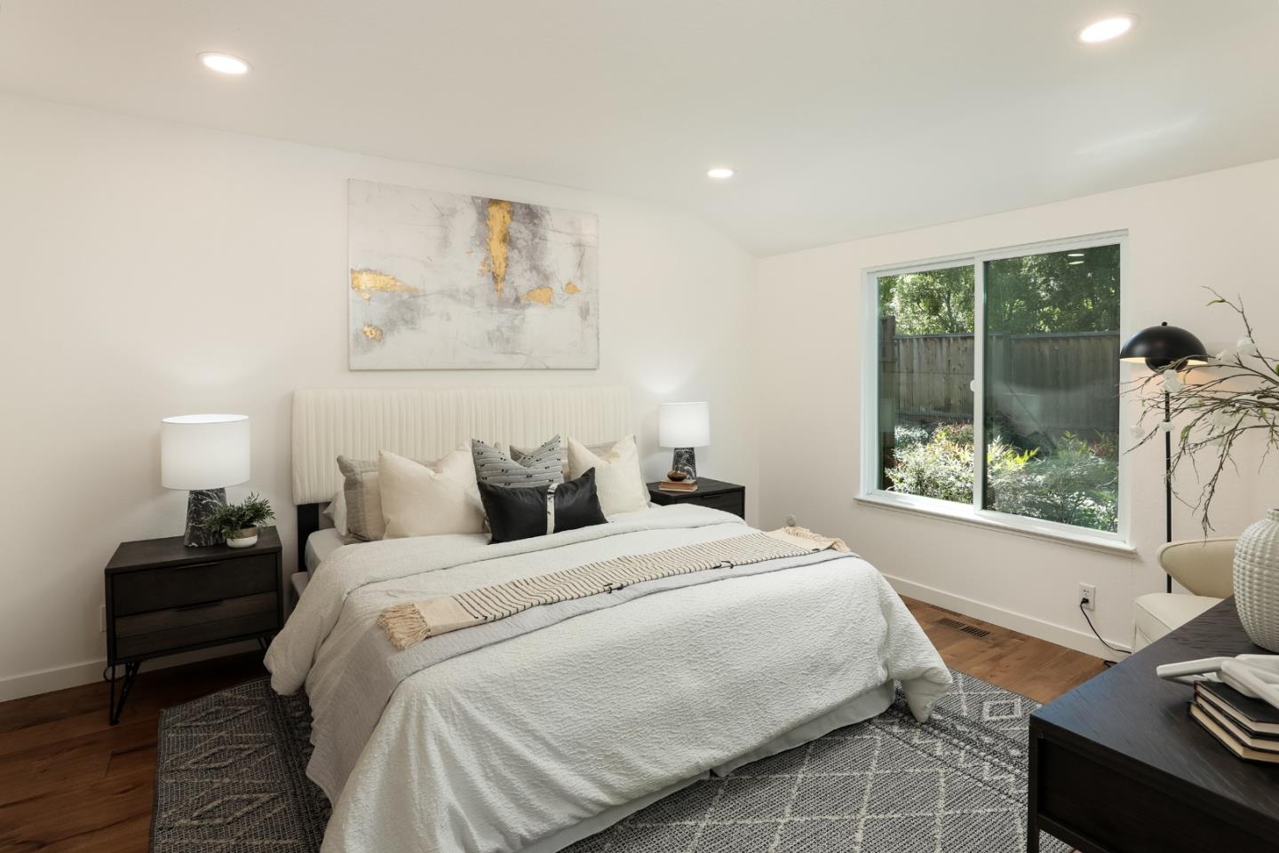 Detail Gallery Image 12 of 31 For 45 Woods Ln, Los Altos,  CA 94024 - 3 Beds | 2/1 Baths