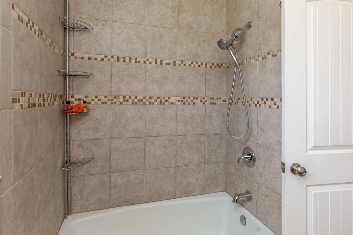 Detail Gallery Image 22 of 33 For 3935 Wellington Sq, San Jose,  CA 95136 - 4 Beds | 2/1 Baths