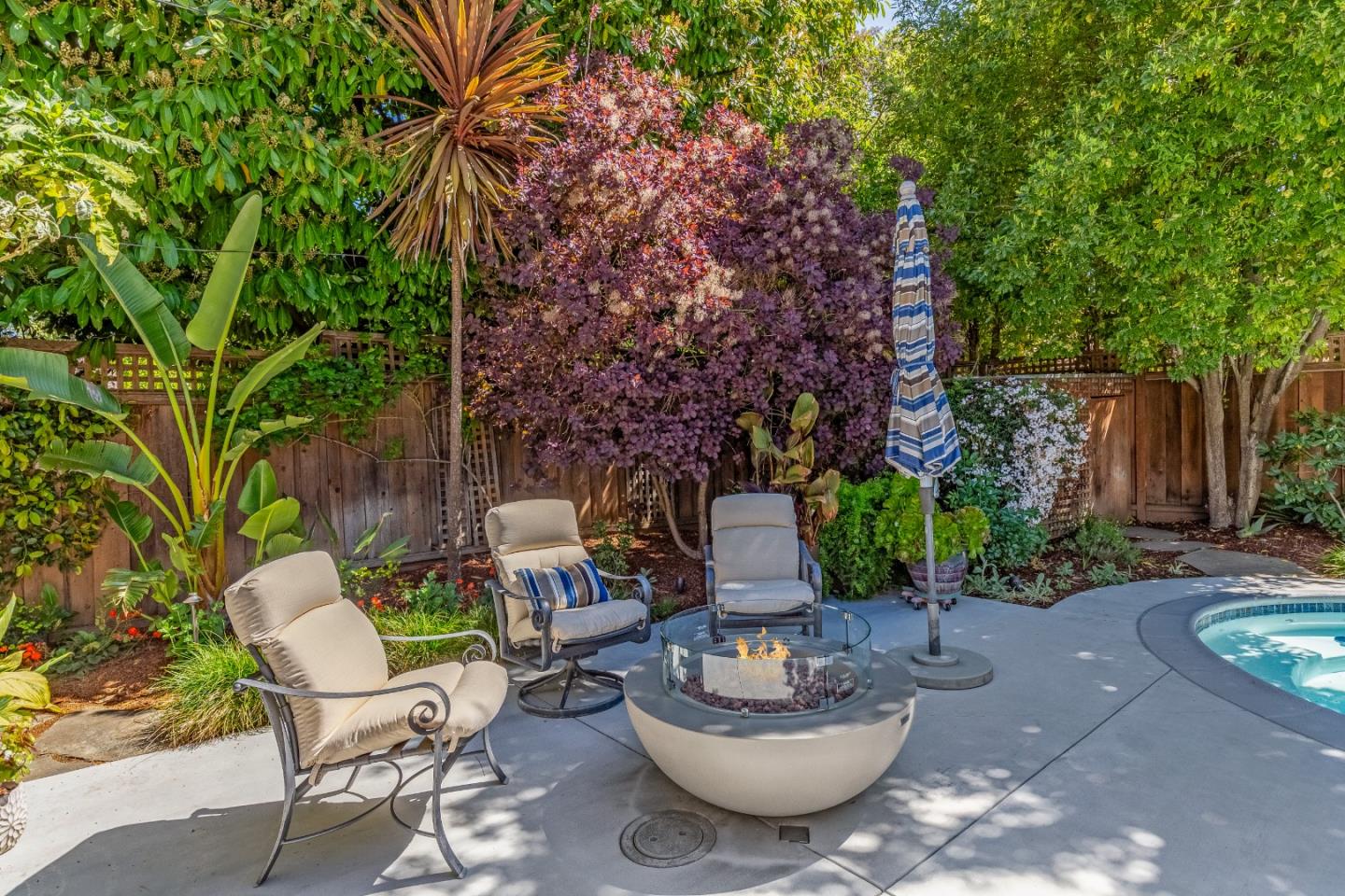 Detail Gallery Image 32 of 39 For 345 Claremont Way, Menlo Park,  CA 94025 - 4 Beds | 2/1 Baths