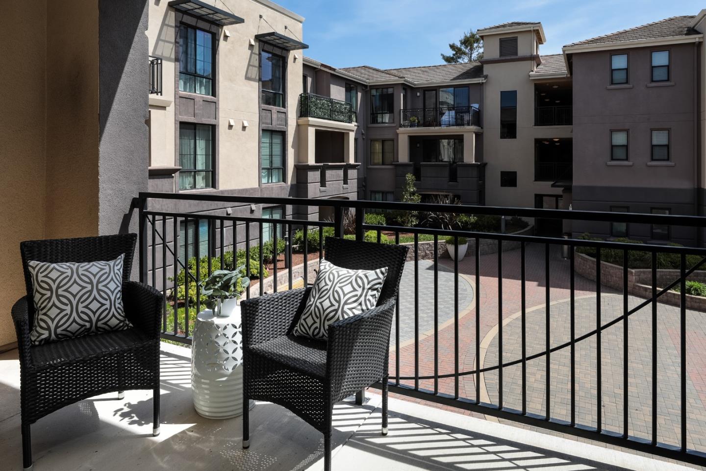 Detail Gallery Image 10 of 29 For 19503 Stevens Creek Blvd #218,  Cupertino,  CA 95014 - 2 Beds | 2 Baths