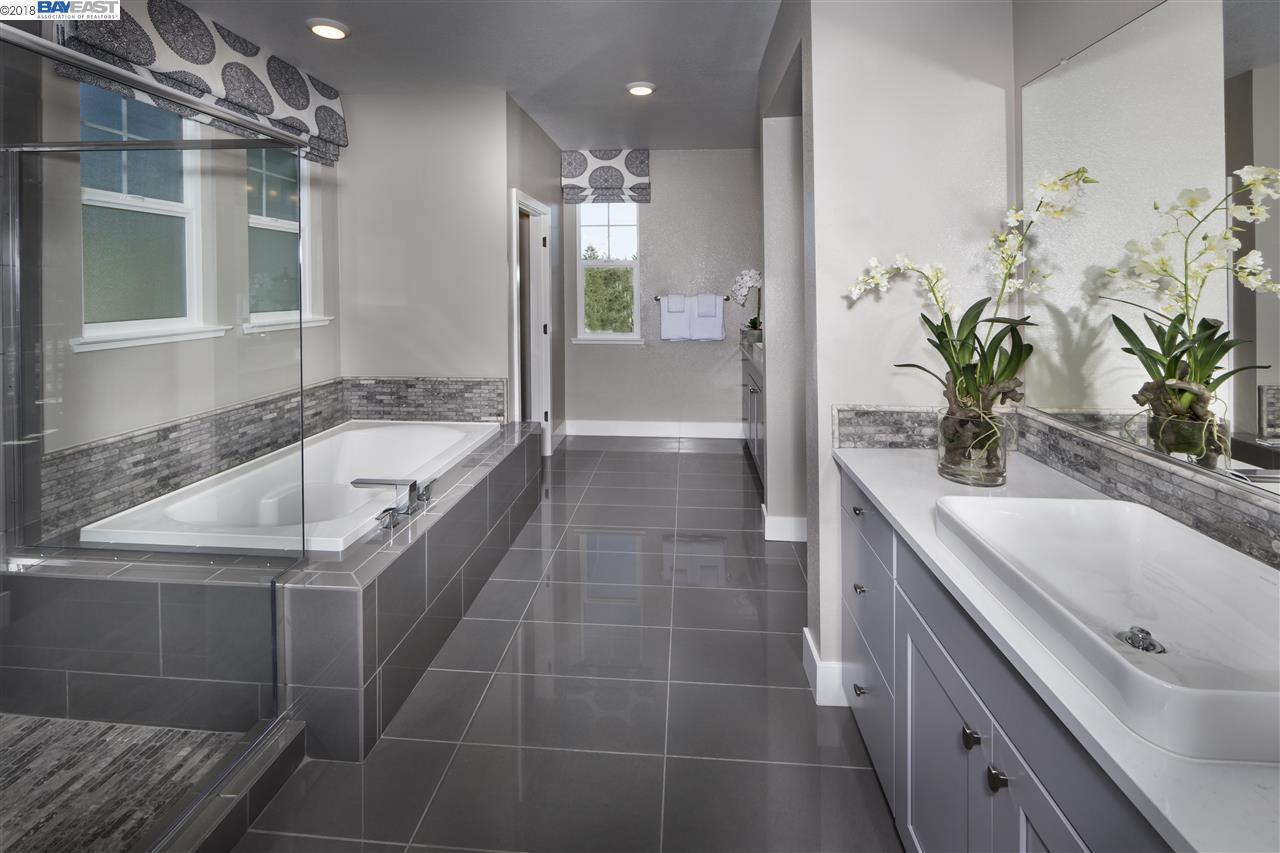 Detail Gallery Image 9 of 11 For 501 Chives Way, Walnut Creek,  CA 94595 - 3 Beds | 2/1 Baths