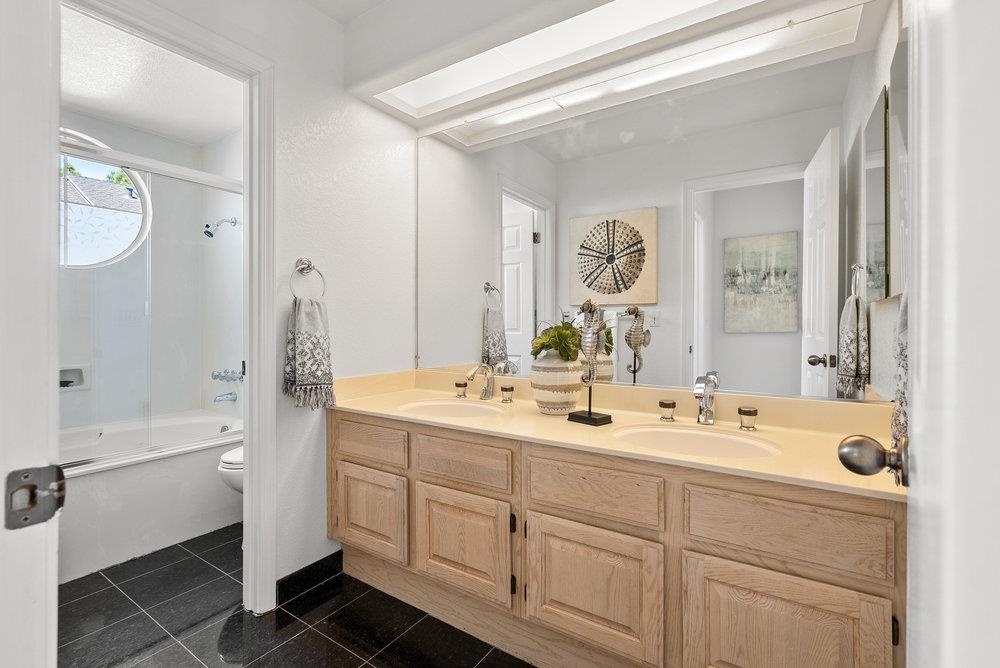 Detail Gallery Image 23 of 41 For 816 Intrepid Ln, Redwood City,  CA 94065 - 2 Beds | 2 Baths