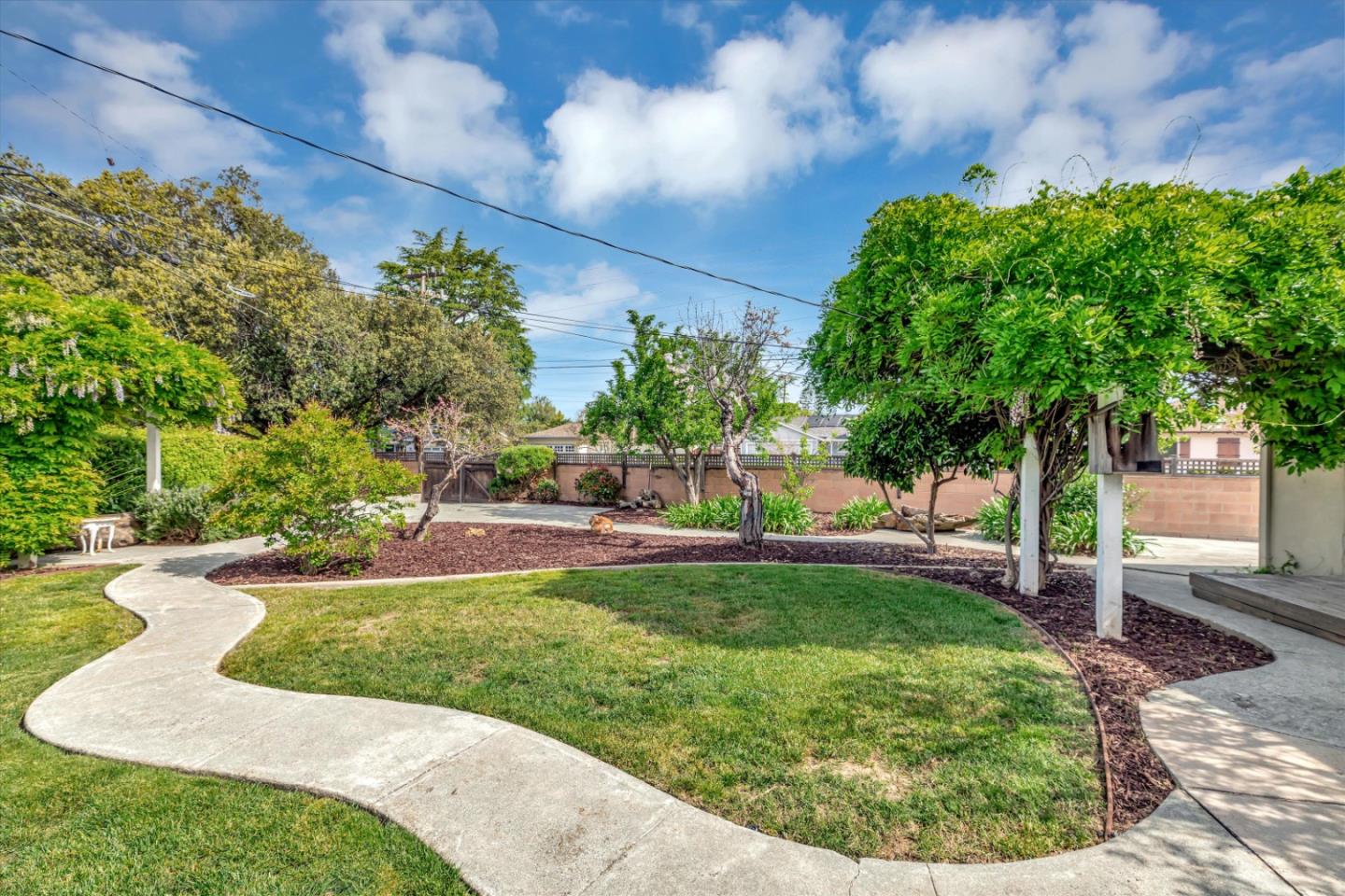 Detail Gallery Image 56 of 98 For 5451 Blossom Wood Dr, San Jose,  CA 95124 - 5 Beds | 3/1 Baths