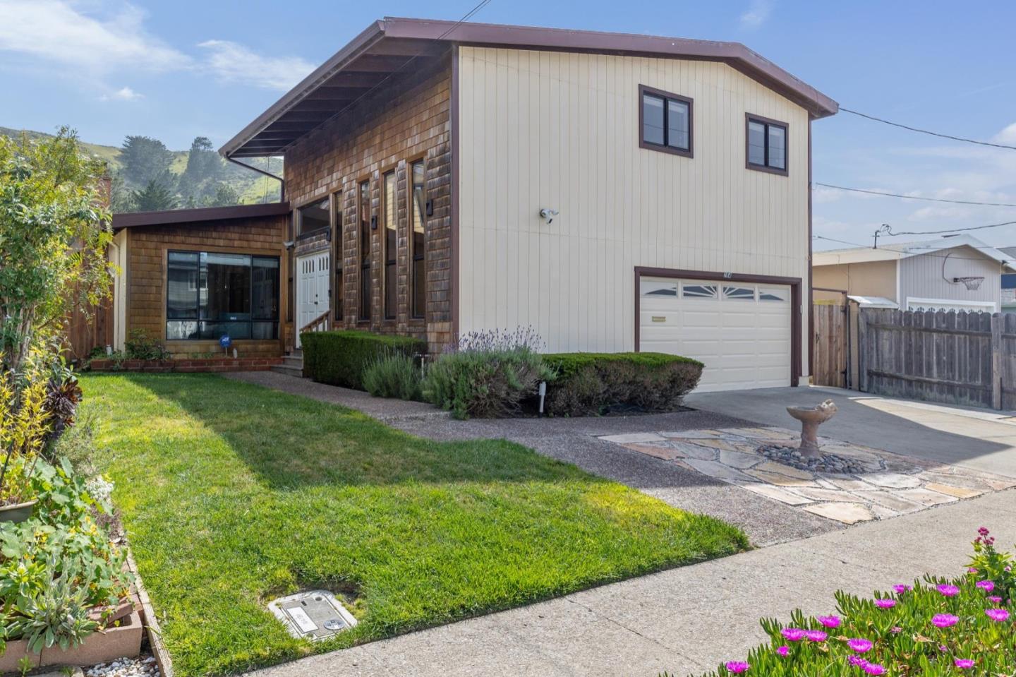 284 Greenway Drive, Pacifica, CA 