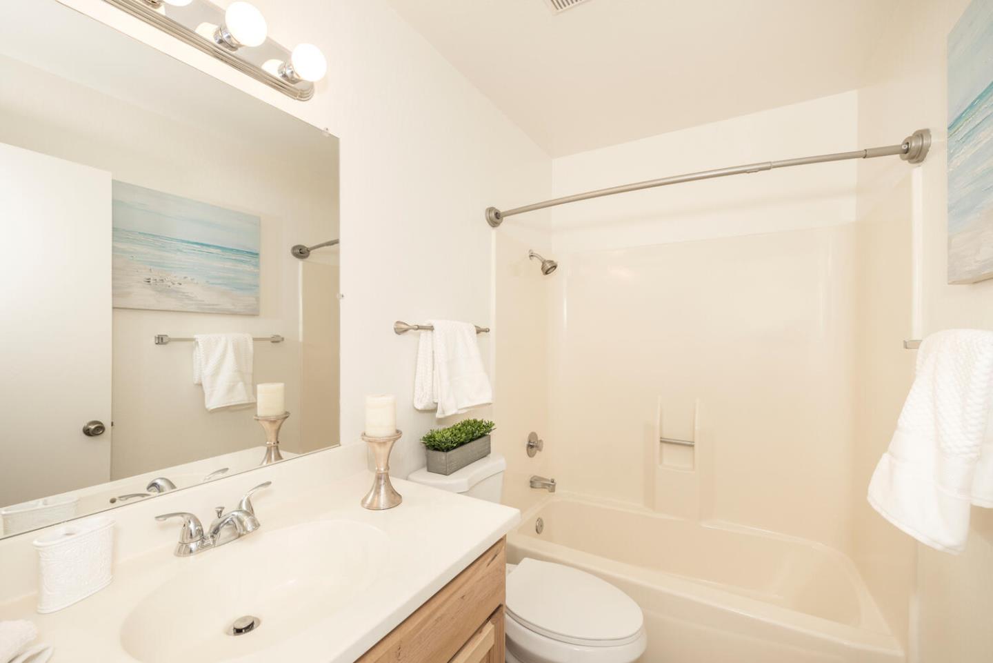 Detail Gallery Image 21 of 39 For Forrestal Ln, Foster City,  CA 94404 - 3 Beds | 2/1 Baths
