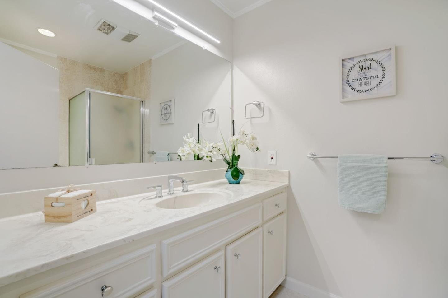 Detail Gallery Image 10 of 32 For 2311 Armada Way, San Mateo,  CA 94404 - 2 Beds | 2/1 Baths