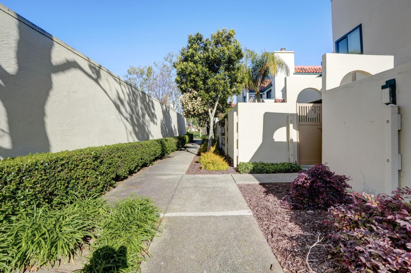 Detail Gallery Image 19 of 32 For 2311 Armada Way, San Mateo,  CA 94404 - 2 Beds | 2/1 Baths