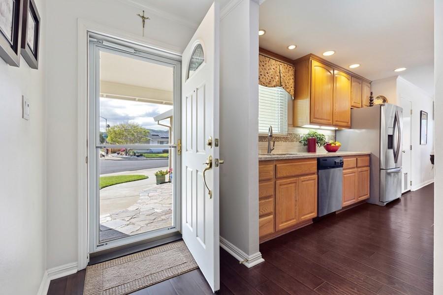 Detail Gallery Image 5 of 30 For 7803 Diana Ln, Dublin,  CA 94568 - 3 Beds | 2 Baths