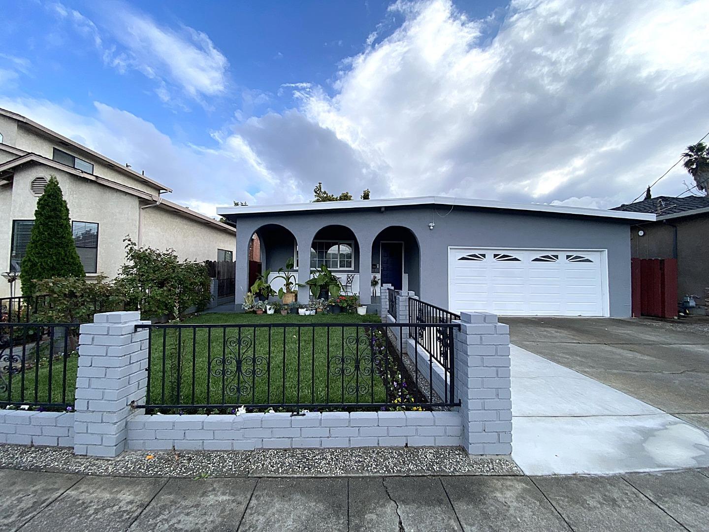 Photo of 33635 14th St in Union City, CA