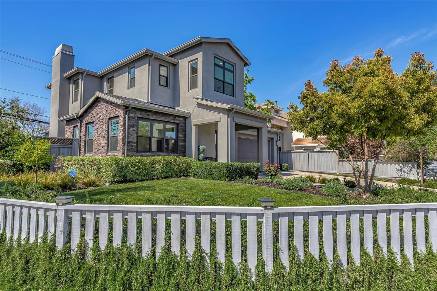 Photo of 10661 Gascoigne Dr in Cupertino, CA