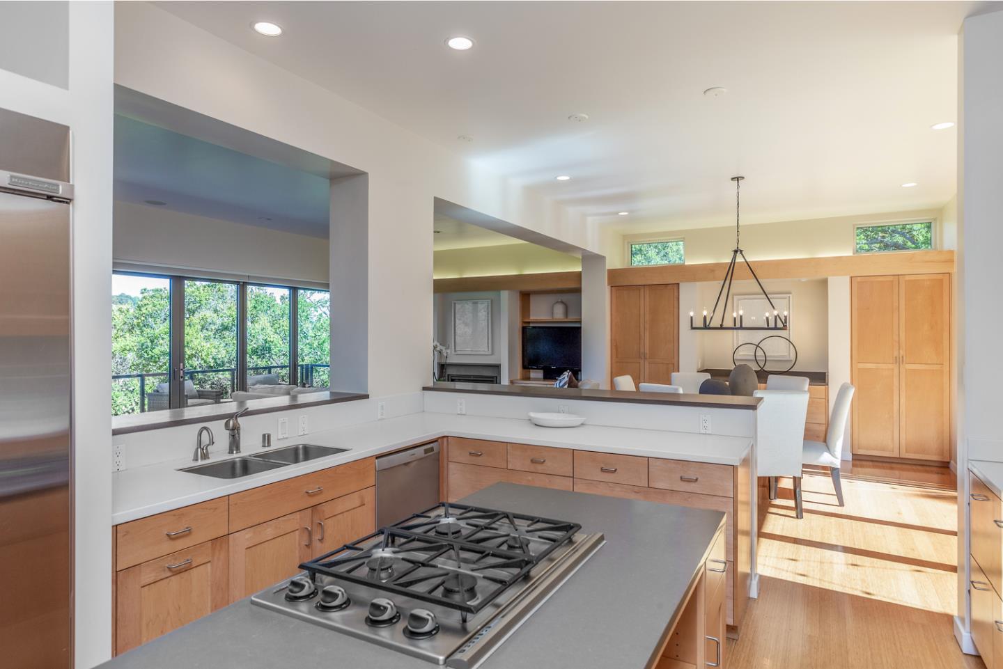 Detail Gallery Image 21 of 41 For 18 Arastradero Rd, Portola Valley,  CA 94028 - 4 Beds | 3/1 Baths