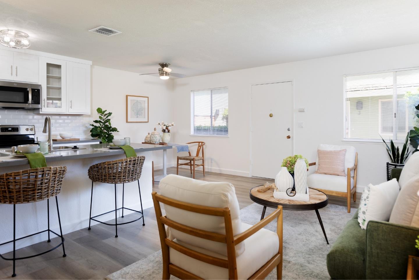 Detail Gallery Image 3 of 36 For 4475 Diamond St #3,  Capitola,  CA 95010 - 2 Beds | 1 Baths