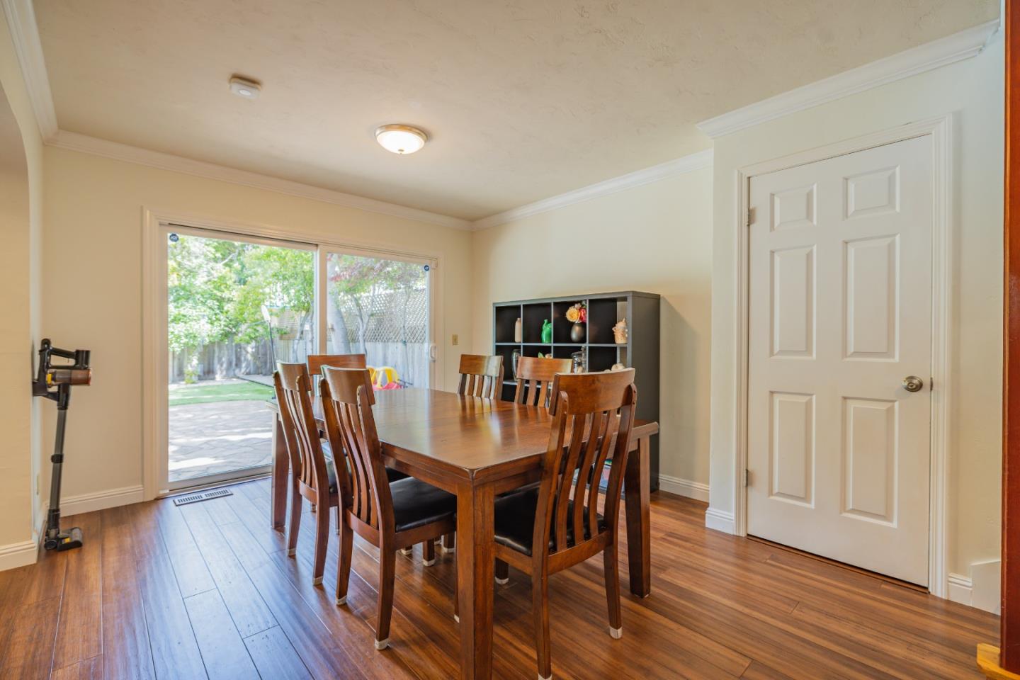 Detail Gallery Image 11 of 59 For 431 Dela Rosa Ave, Monterey,  CA 93940 - 3 Beds | 2/1 Baths