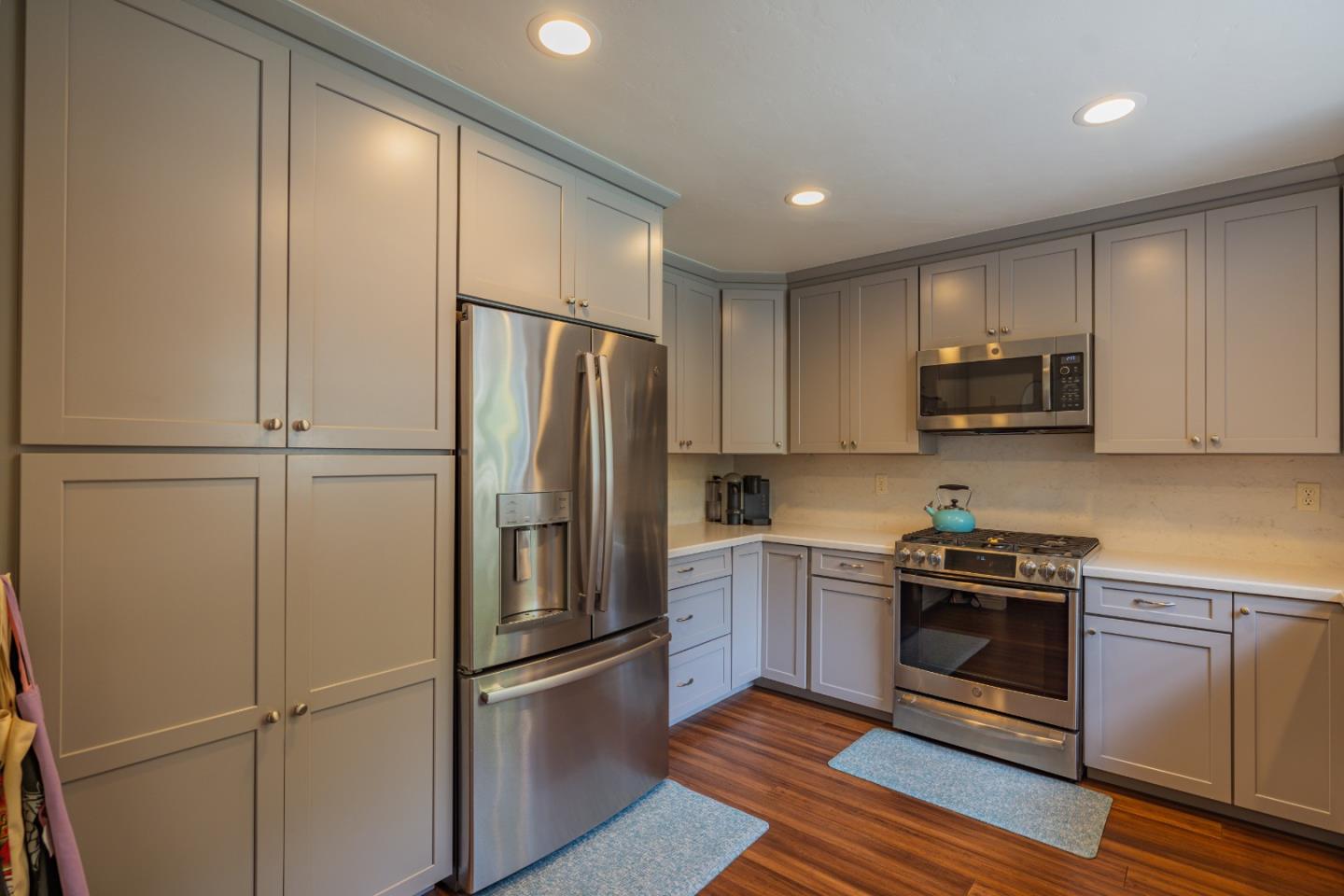 Detail Gallery Image 14 of 59 For 431 Dela Rosa Ave, Monterey,  CA 93940 - 3 Beds | 2/1 Baths