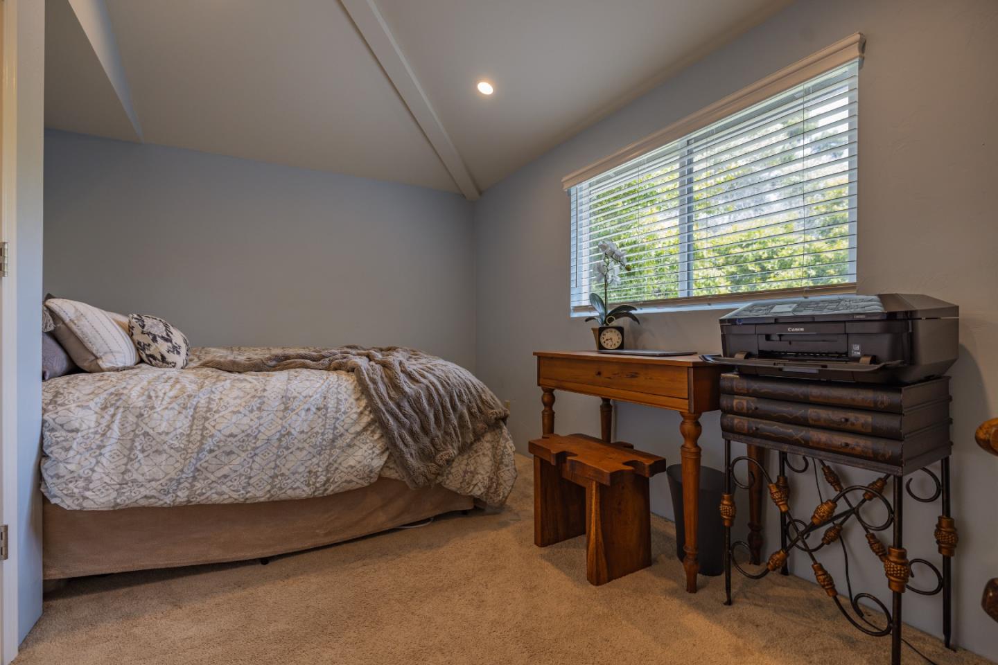 Detail Gallery Image 31 of 59 For 431 Dela Rosa Ave, Monterey,  CA 93940 - 3 Beds | 2/1 Baths