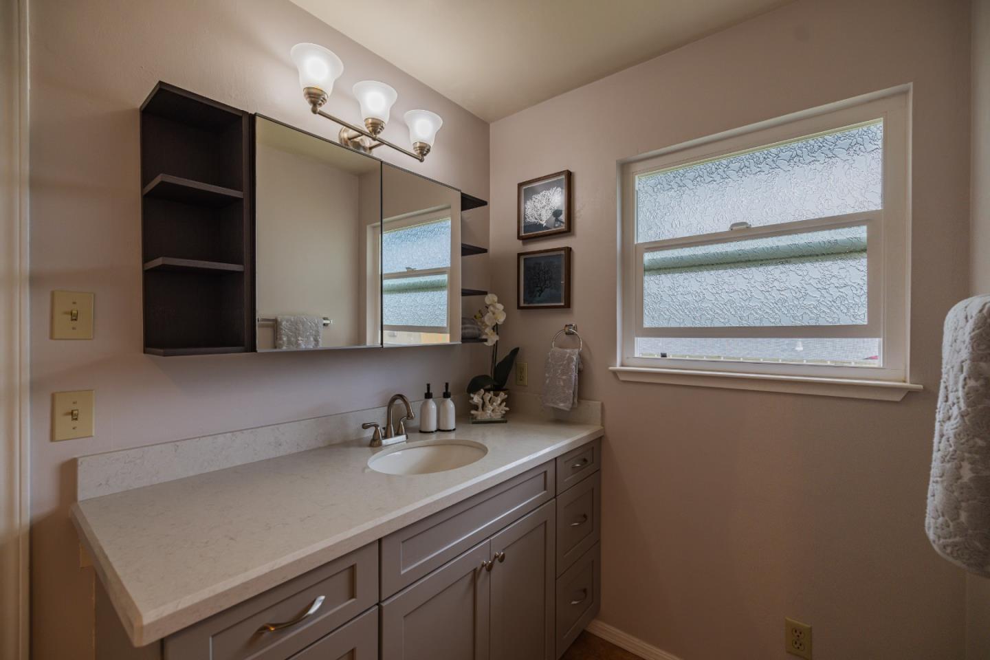 Detail Gallery Image 39 of 59 For 431 Dela Rosa Ave, Monterey,  CA 93940 - 3 Beds | 2/1 Baths