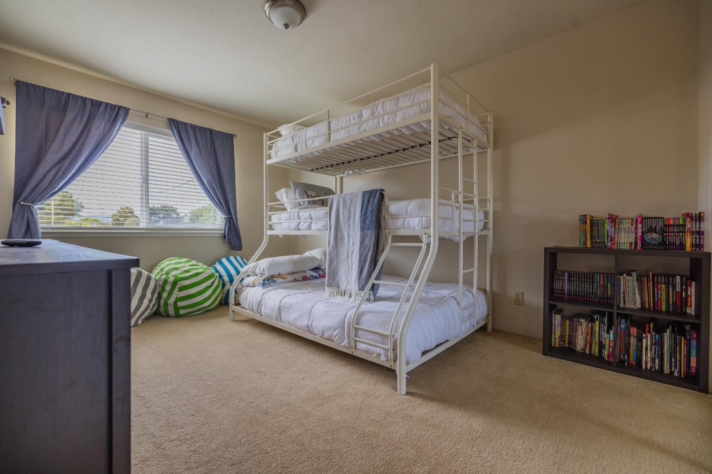 Detail Gallery Image 42 of 59 For 431 Dela Rosa Ave, Monterey,  CA 93940 - 3 Beds | 2/1 Baths