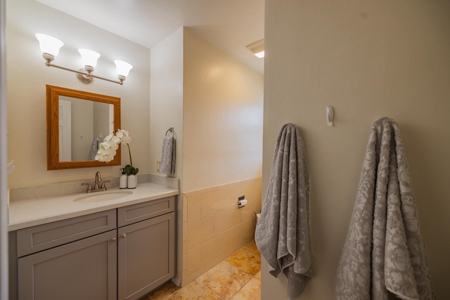 Detail Gallery Image 44 of 59 For 431 Dela Rosa Ave, Monterey,  CA 93940 - 3 Beds | 2/1 Baths