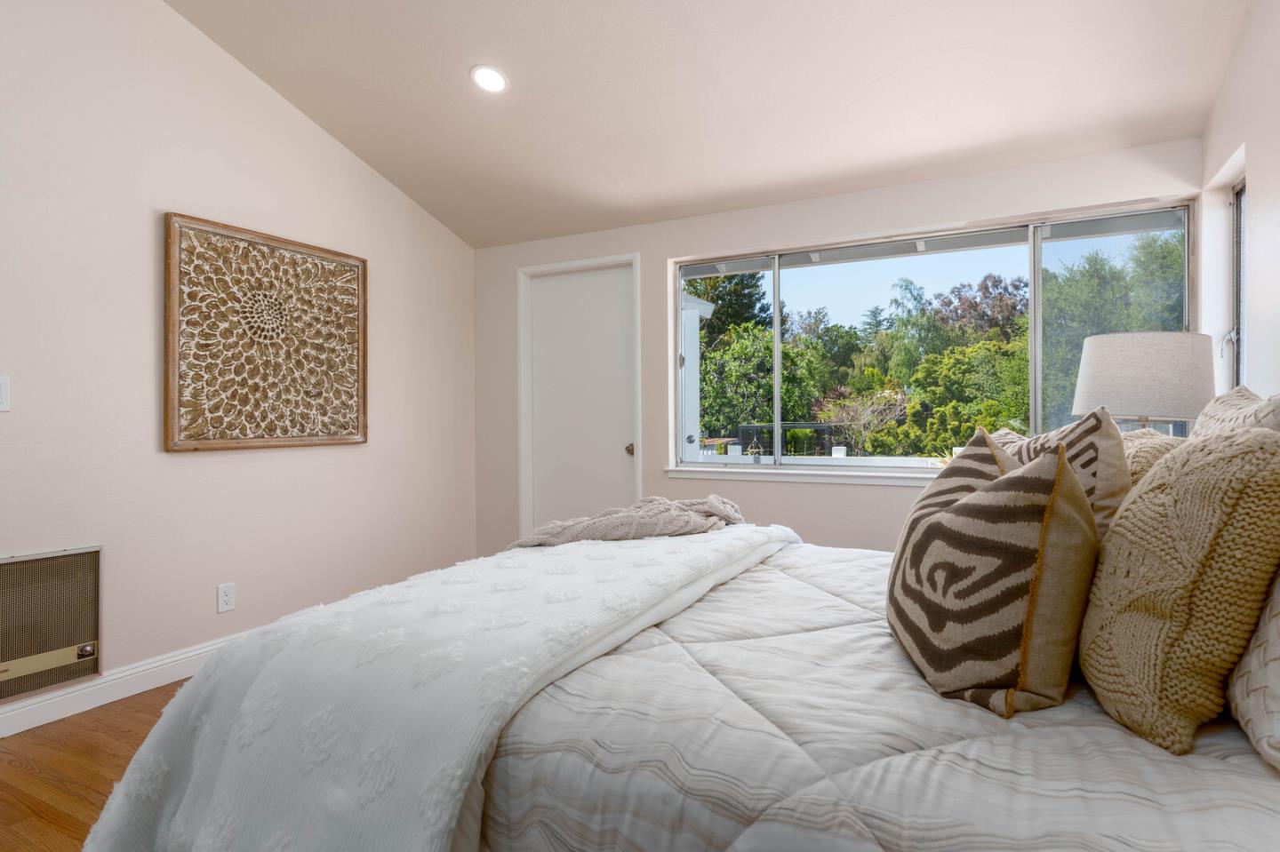 Detail Gallery Image 19 of 26 For 2528 Jefferson Ave, Redwood City,  CA 94062 - 5 Beds | 2 Baths