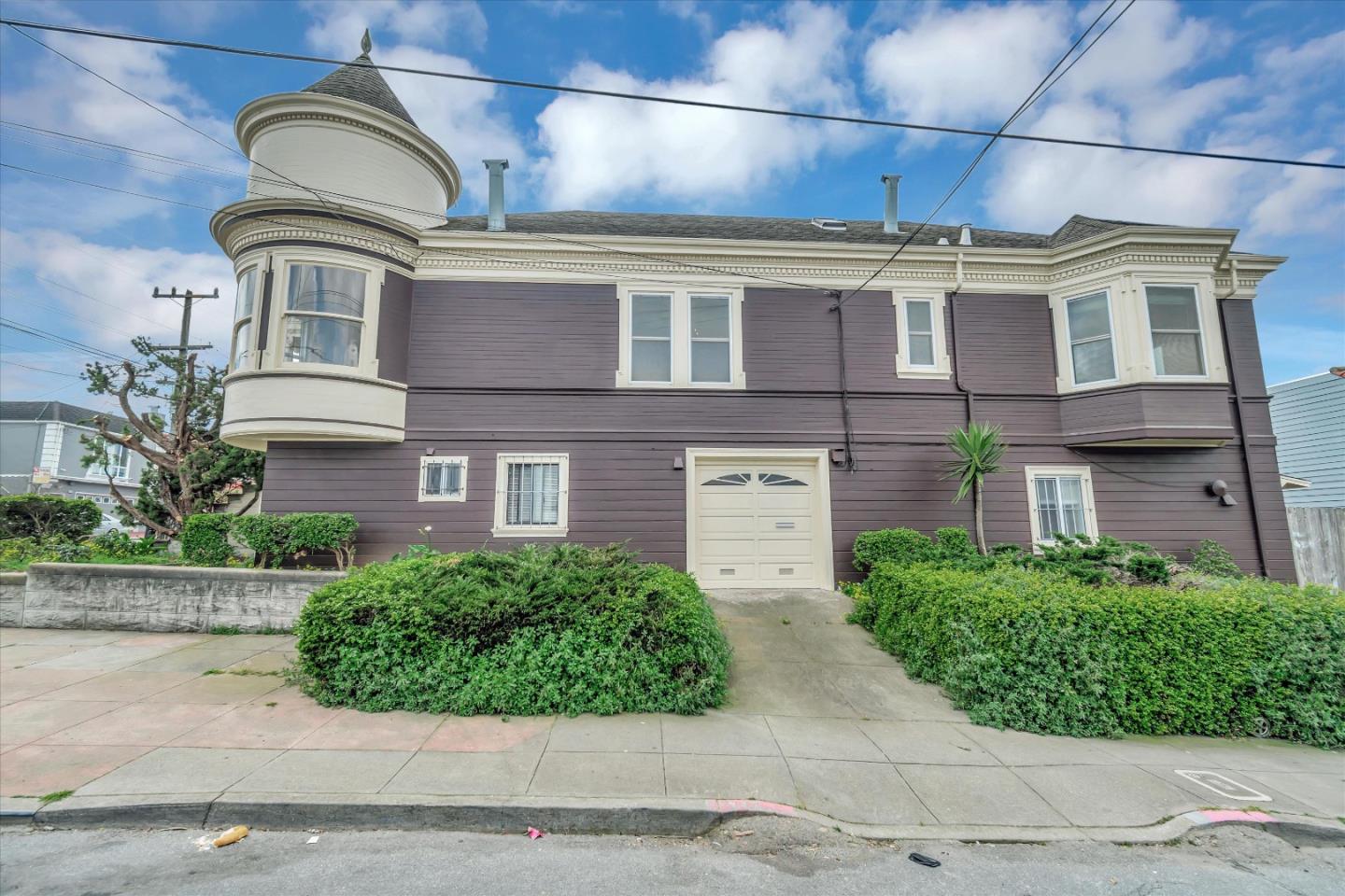 Detail Gallery Image 1 of 101 For 400 Ellington Ave, San Francisco,  CA 94112 - 7 Beds | 3/1 Baths