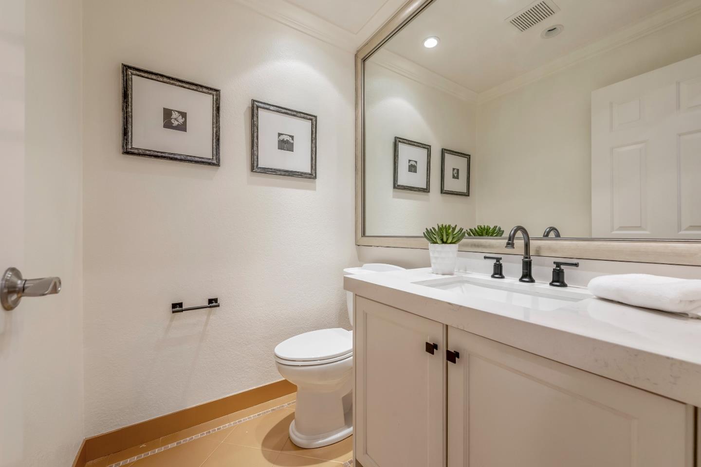 Detail Gallery Image 18 of 43 For 15 Oak Hollow Way, Menlo Park,  CA 94025 - 5 Beds | 3/1 Baths