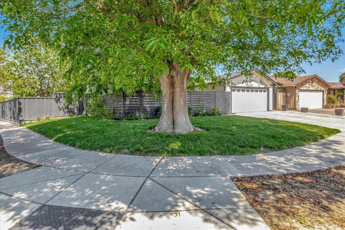 Detail Gallery Image 28 of 33 For 119 Cherry Blossom Dr, San Jose,  CA 95123 - 3 Beds | 2 Baths