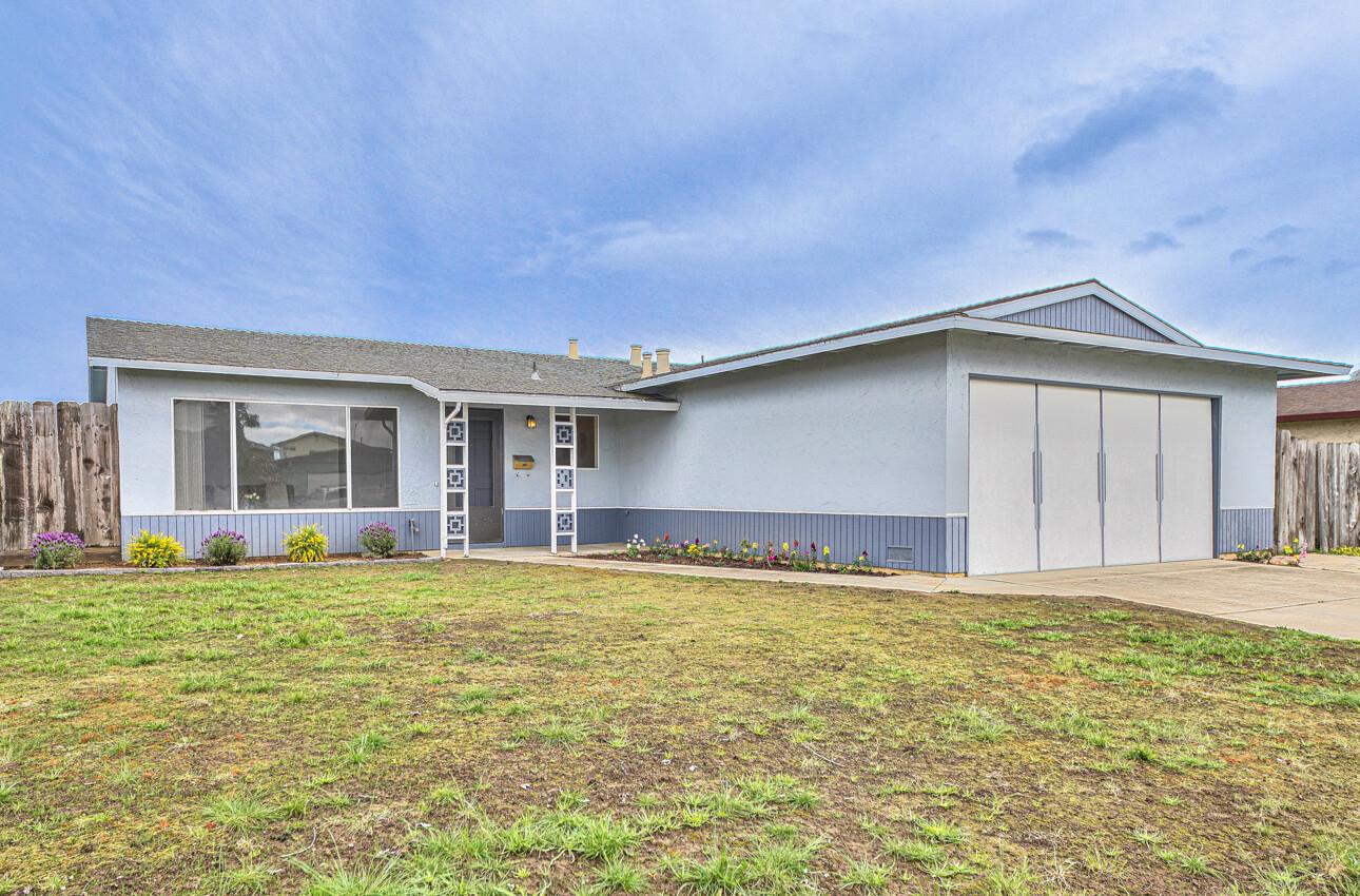 Detail Gallery Image 1 of 27 For 1726 Humboldt Dr, Salinas,  CA 93906 - 3 Beds | 2 Baths