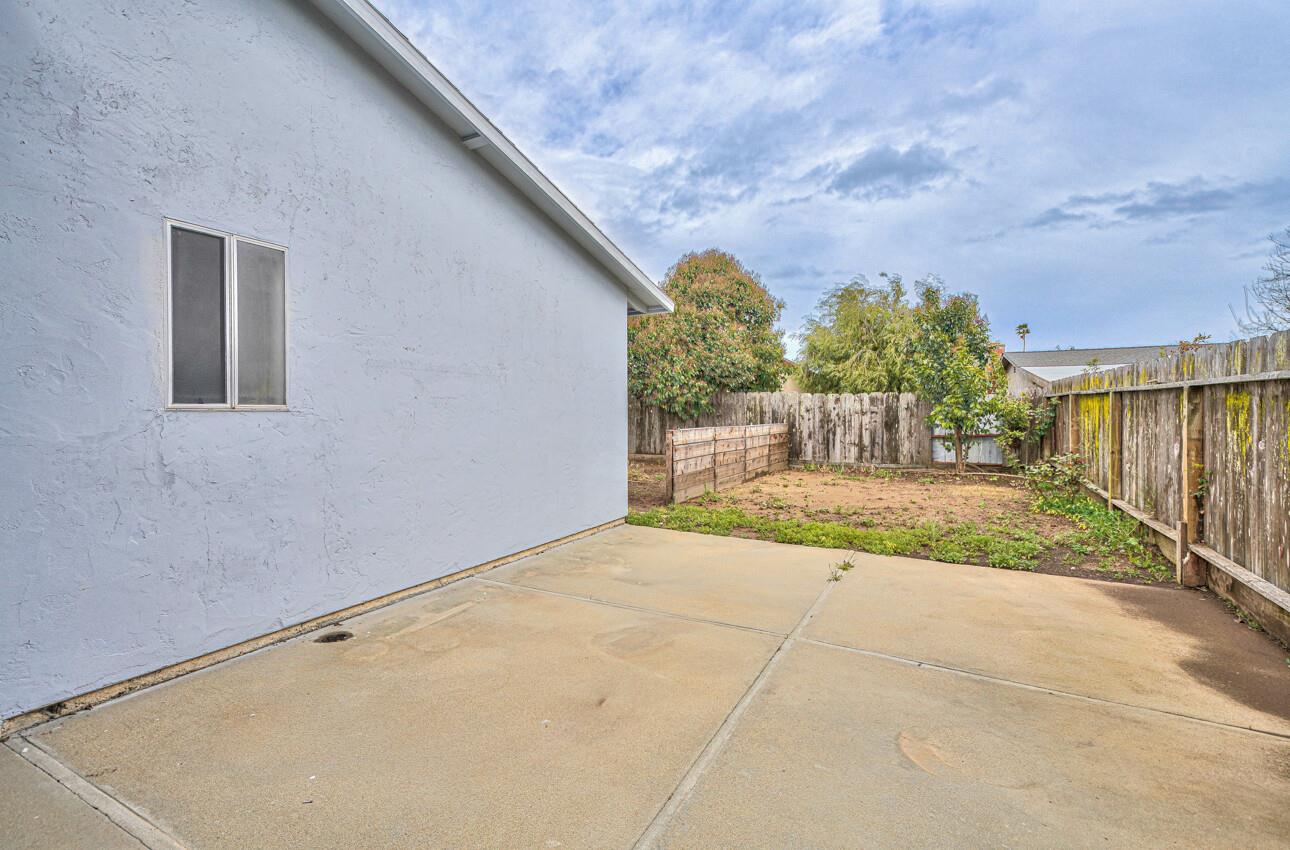 Detail Gallery Image 24 of 27 For 1726 Humboldt Dr, Salinas,  CA 93906 - 3 Beds | 2 Baths