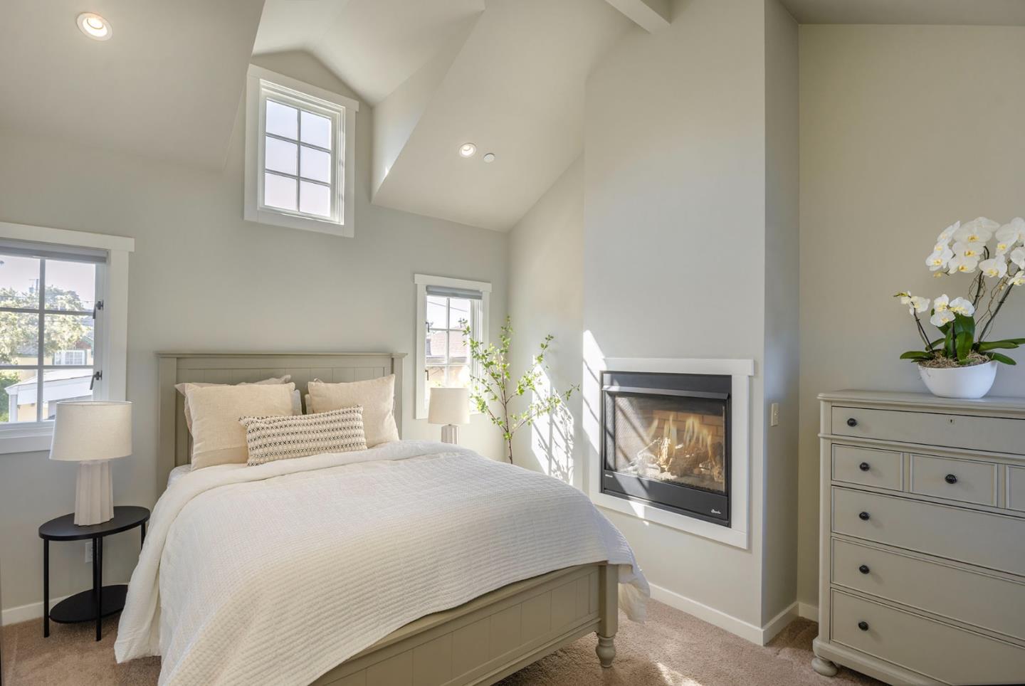 Detail Gallery Image 21 of 43 For 414 9th St, Pacific Grove,  CA 93950 - 4 Beds | 2 Baths