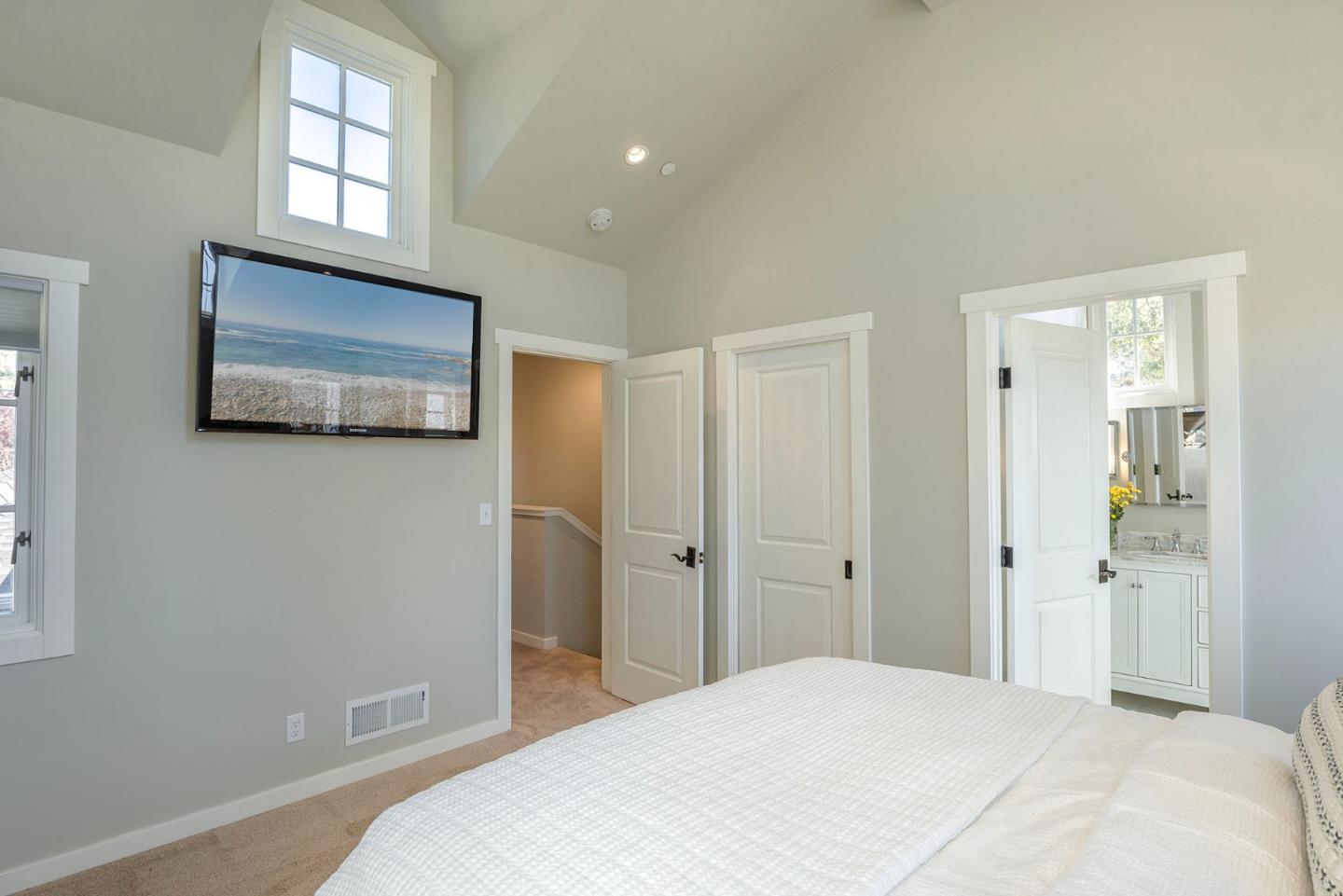 Detail Gallery Image 22 of 43 For 414 9th St, Pacific Grove,  CA 93950 - 4 Beds | 2 Baths