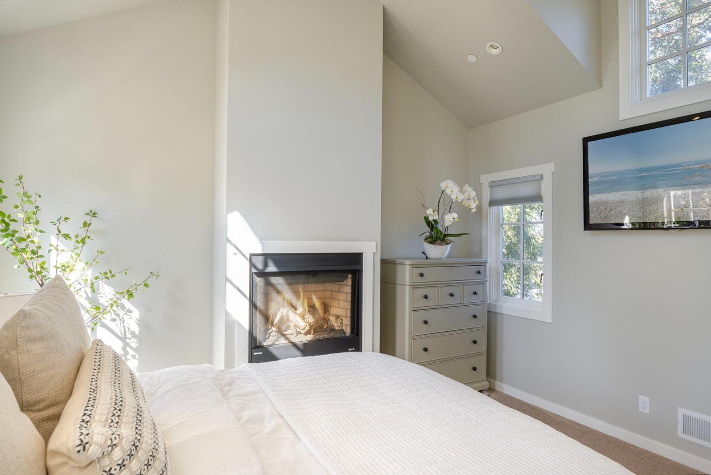 Detail Gallery Image 23 of 43 For 414 9th St, Pacific Grove,  CA 93950 - 4 Beds | 2 Baths