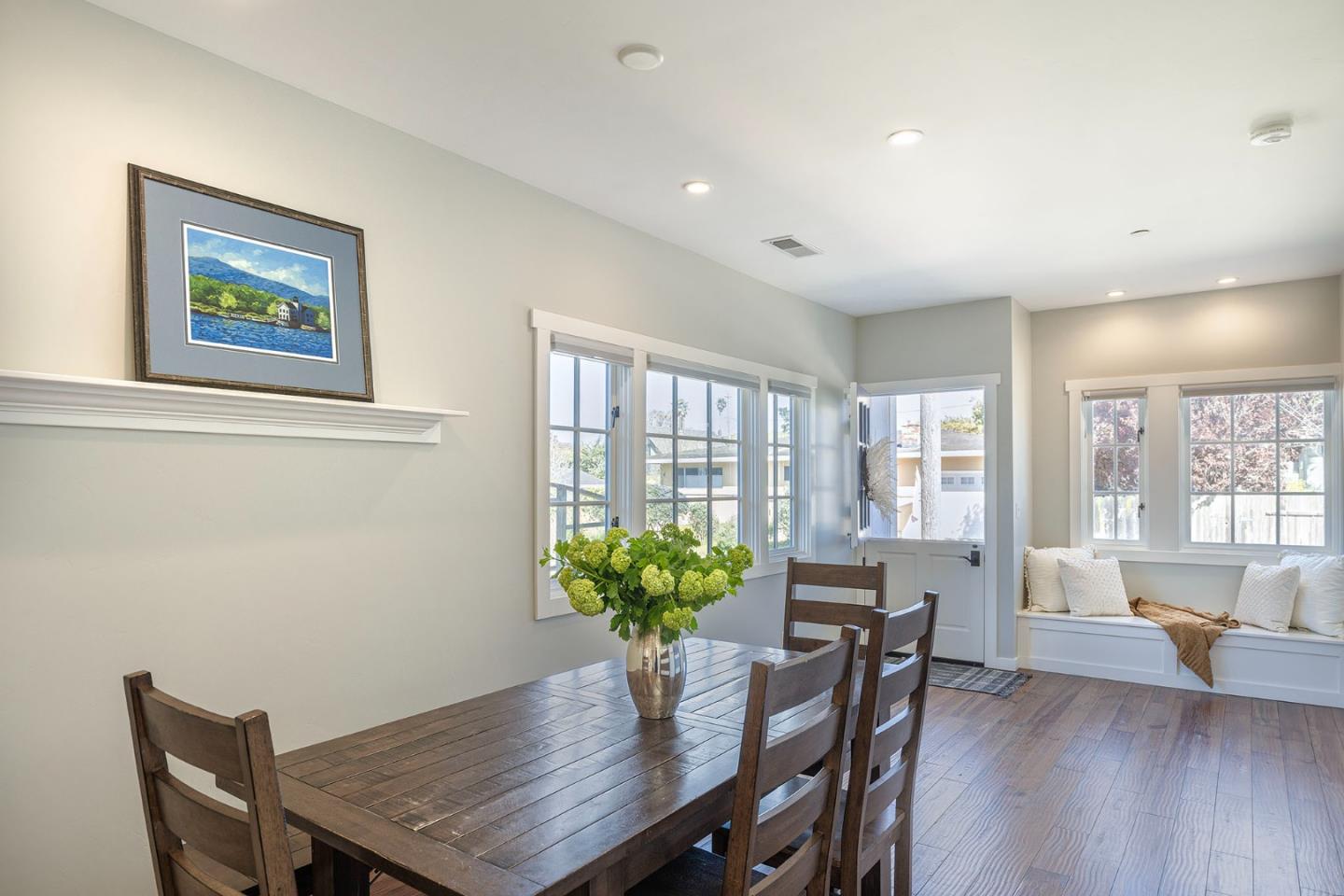 Detail Gallery Image 4 of 43 For 414 9th St, Pacific Grove,  CA 93950 - 4 Beds | 2 Baths