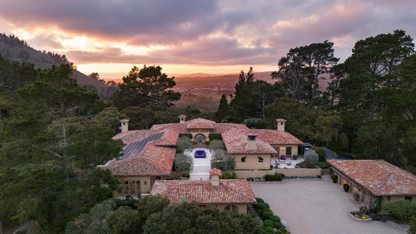 Detail Gallery Image 1 of 49 For 5481 Covey Ct, Carmel,  CA 93923 - 6 Beds | 5/1 Baths