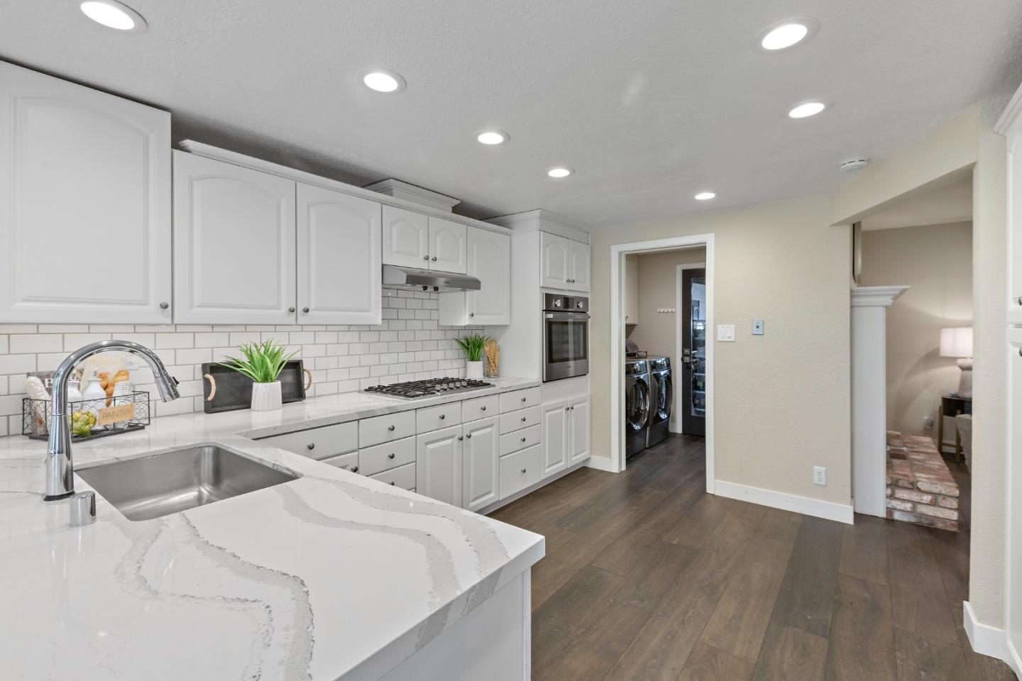 Detail Gallery Image 16 of 47 For 1661 Sugarloaf Dr, San Mateo,  CA 94403 - 2 Beds | 2/1 Baths