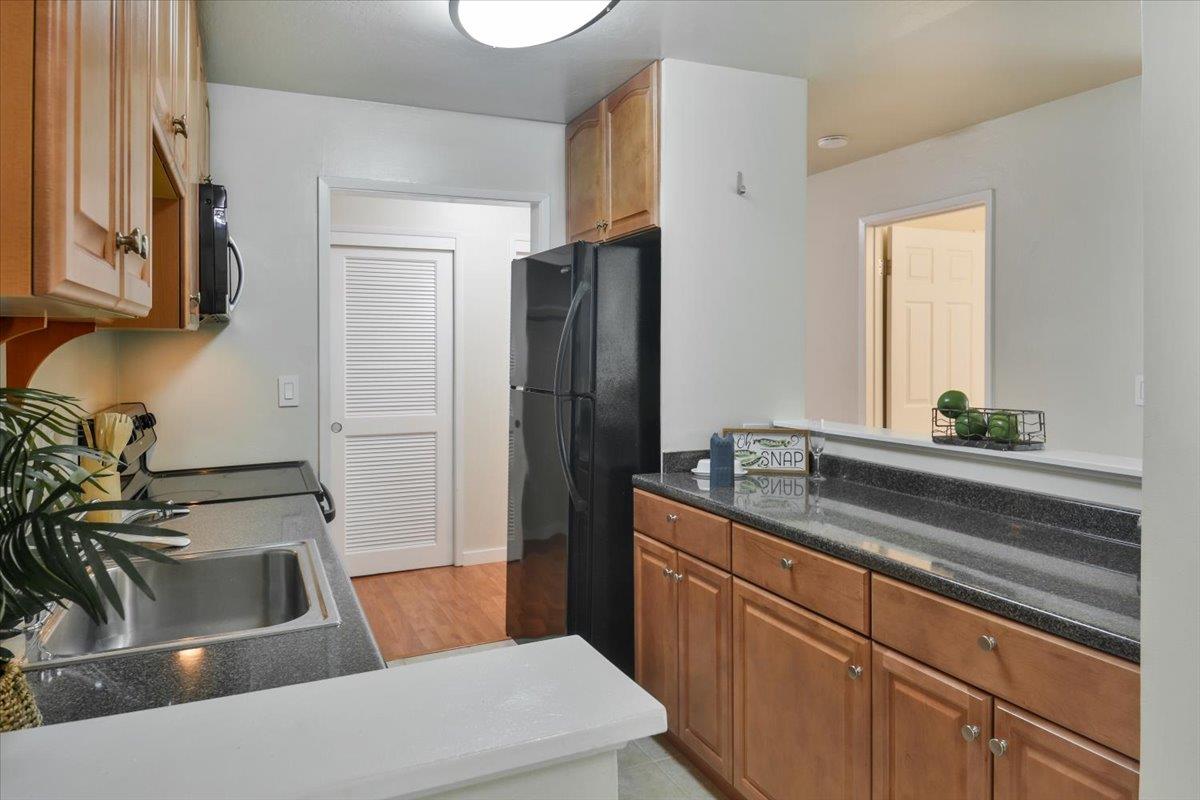 Detail Gallery Image 3 of 22 For 385 Jayne Ave #111,  Oakland,  CA 94610 - 1 Beds | 1 Baths