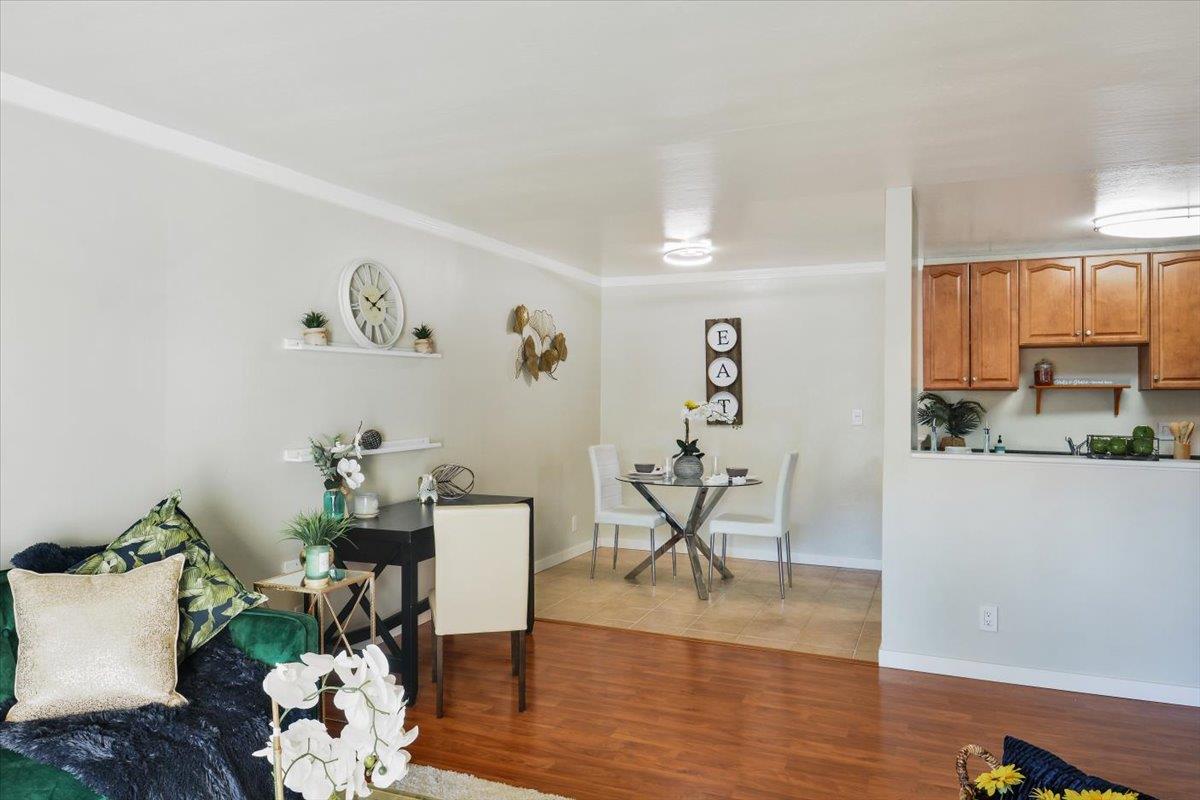 Detail Gallery Image 7 of 22 For 385 Jayne Ave #111,  Oakland,  CA 94610 - 1 Beds | 1 Baths