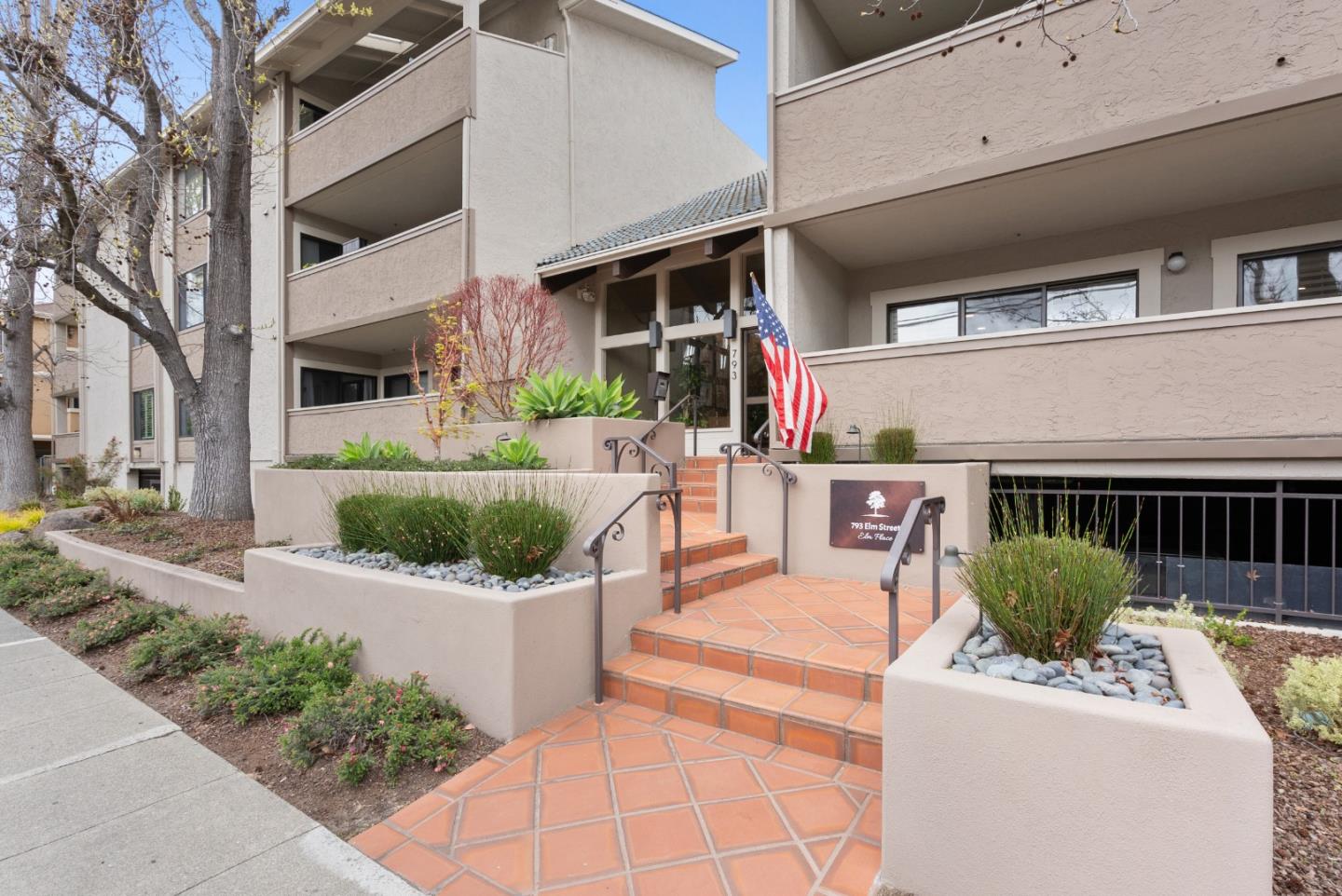 Detail Gallery Image 1 of 31 For 793 Elm St #19,  San Carlos,  CA 94070 - 2 Beds | 2 Baths