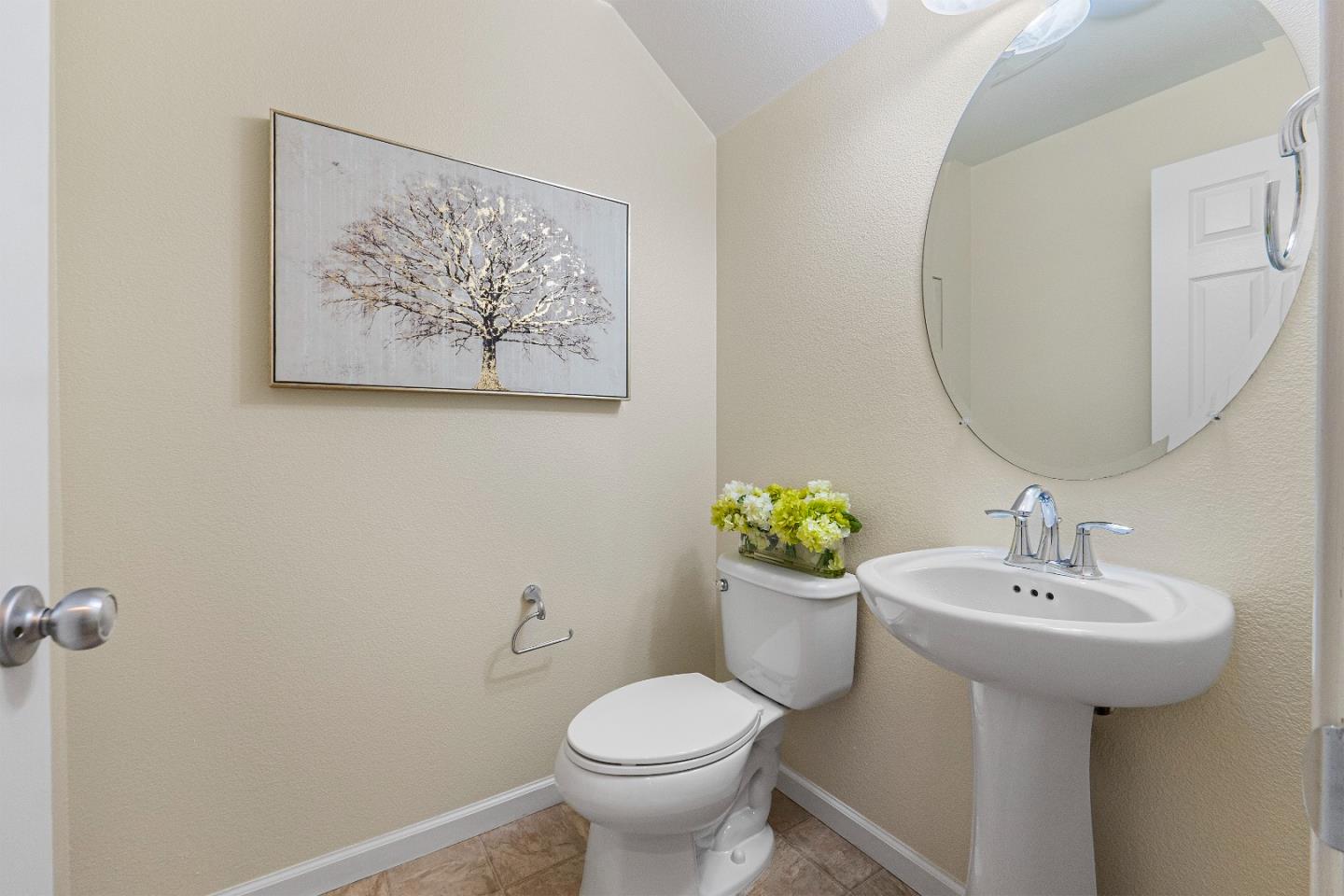 Detail Gallery Image 17 of 30 For 1214 Martin Luther King Dr, Hayward,  CA 94541 - 2 Beds | 2/1 Baths