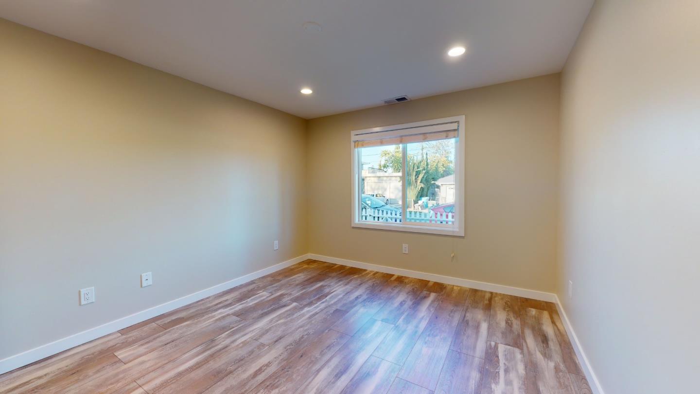Detail Gallery Image 10 of 38 For 1020 Cleveland St #HOUSE,  Redwood City,  CA 94061 - 2 Beds | 2 Baths