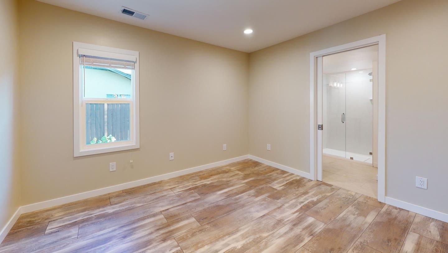 Detail Gallery Image 14 of 38 For 1020 Cleveland St #HOUSE,  Redwood City,  CA 94061 - 2 Beds | 2 Baths
