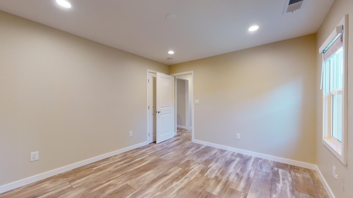 Detail Gallery Image 16 of 38 For 1020 Cleveland St #HOUSE,  Redwood City,  CA 94061 - 2 Beds | 2 Baths