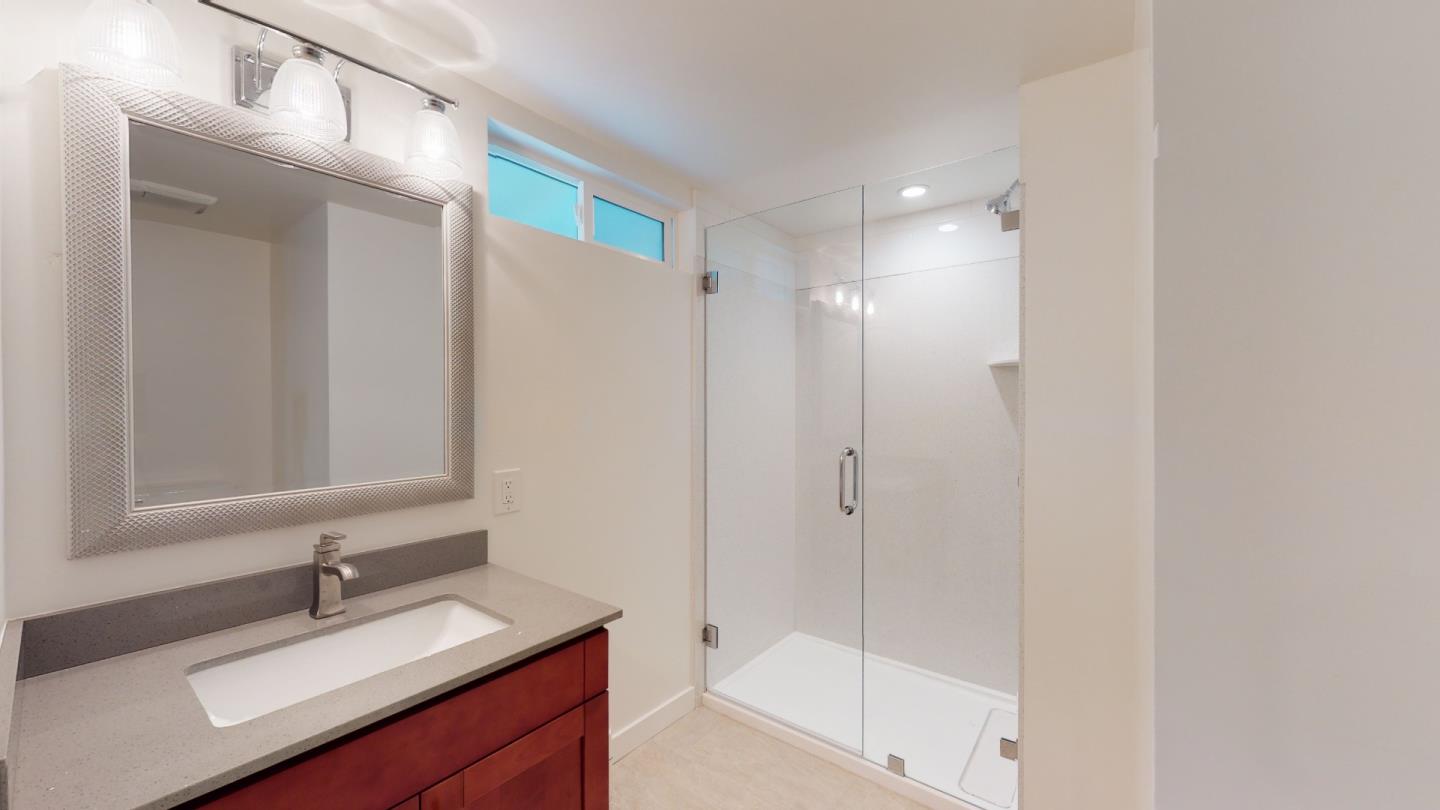 Detail Gallery Image 17 of 38 For 1020 Cleveland St #HOUSE,  Redwood City,  CA 94061 - 2 Beds | 2 Baths