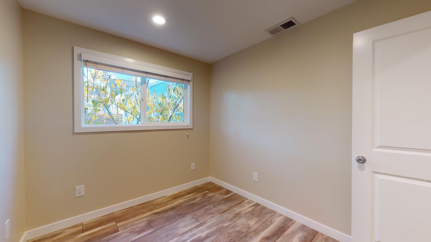 Detail Gallery Image 19 of 38 For 1020 Cleveland St #HOUSE,  Redwood City,  CA 94061 - 2 Beds | 2 Baths