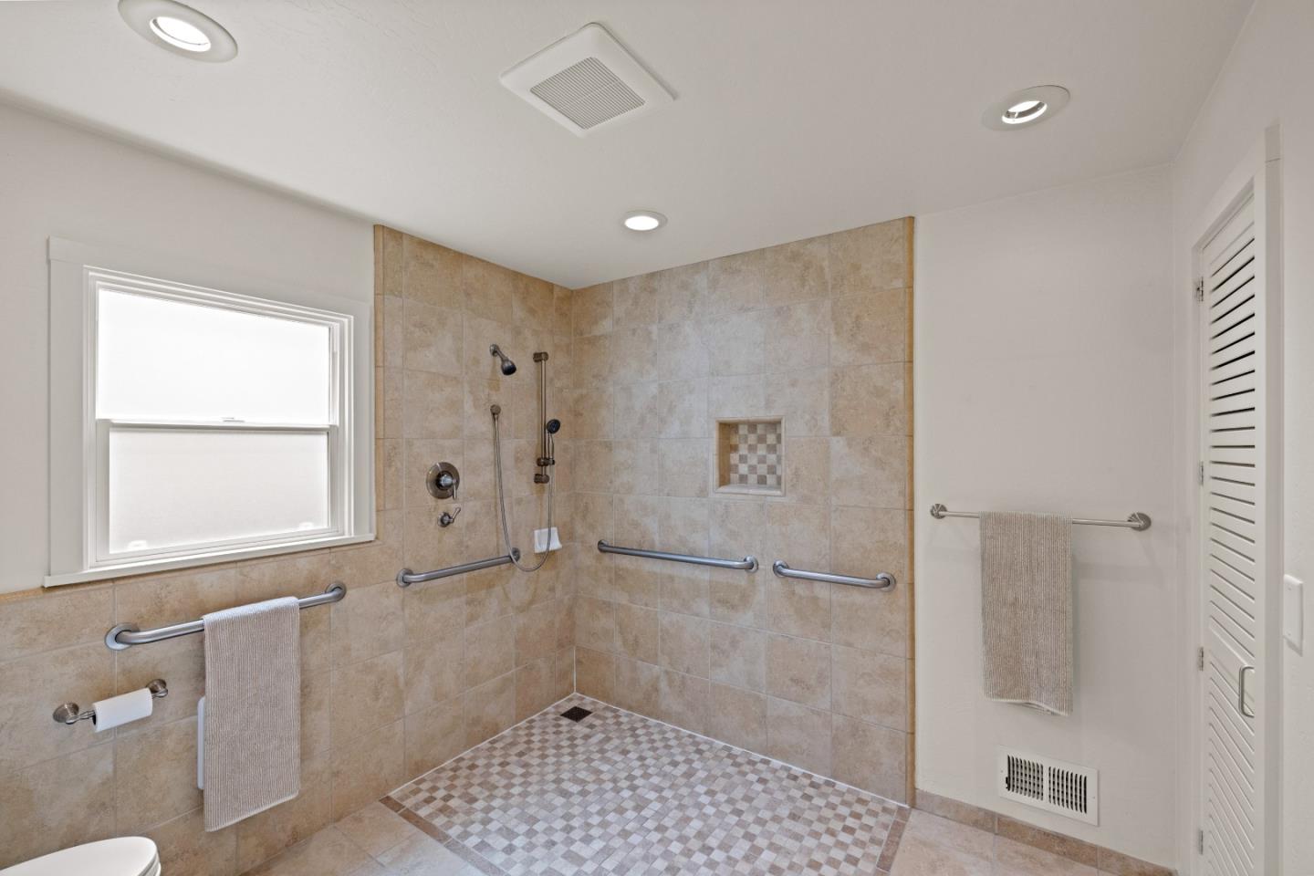 Detail Gallery Image 24 of 41 For 1132 Seaview Ave, Pacific Grove,  CA 93950 - 3 Beds | 2 Baths