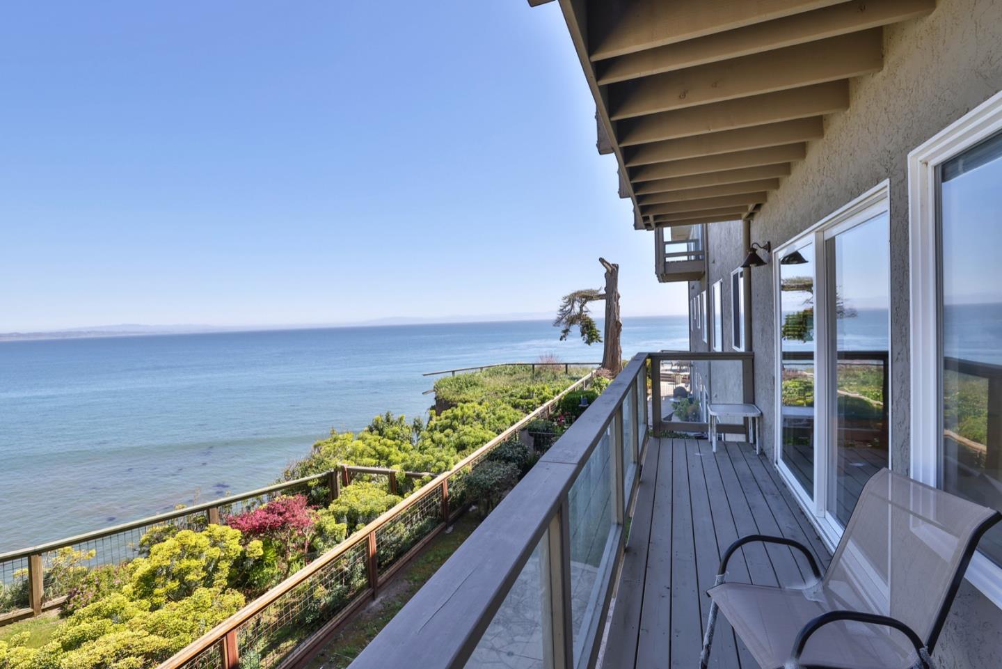 Detail Gallery Image 1 of 61 For 4820 Opal Cliff Dr #202,  Capitola,  CA 95010 - 2 Beds | 1 Baths
